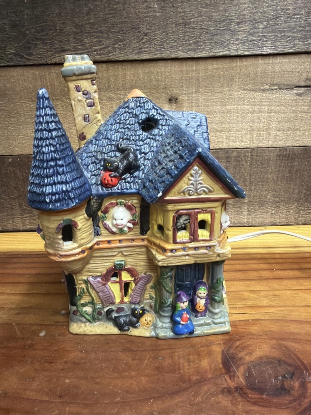 Haunted Homestead Spooky House Halloween Village Rare Retired